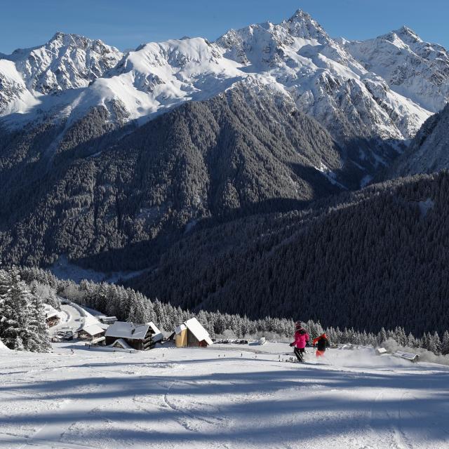 Le Pleynet / Les 7 Laux: uitzicht op het resort Pleynet en de vallei van de Haut-Bréda