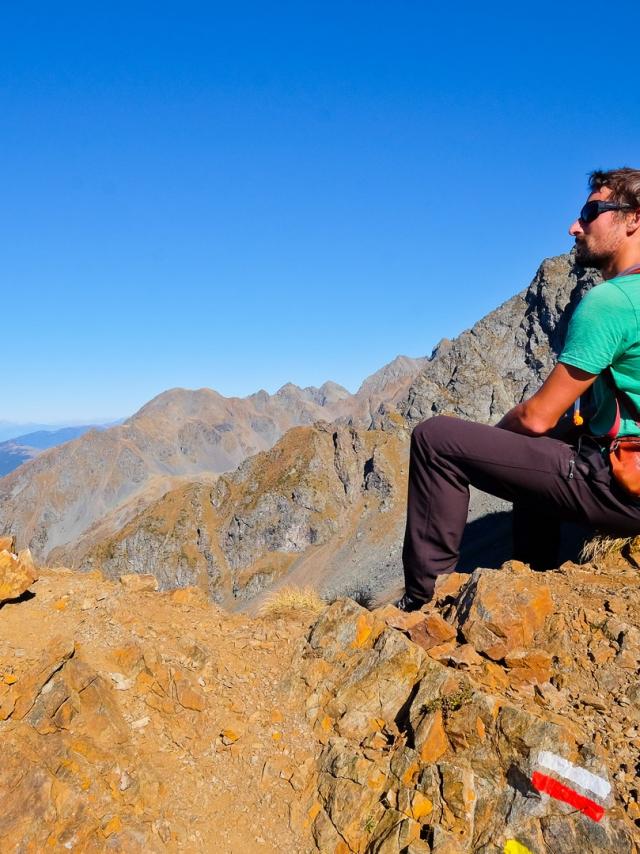 randonneur au col du Loup Belledonne