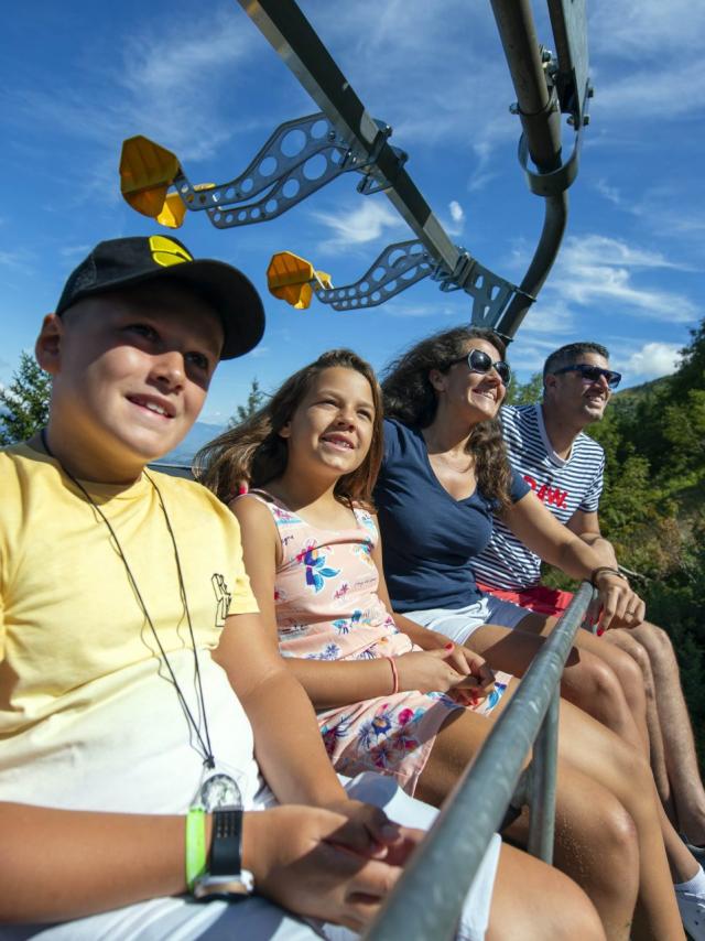 Télésièges piétons aux 7 Laux en été